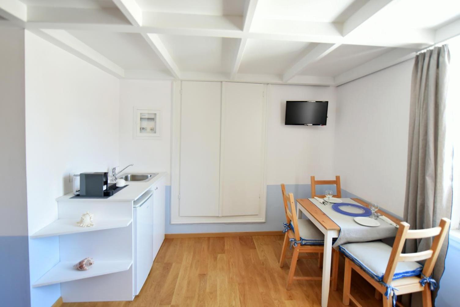 Douskos Guesthouse Hydra  Luaran gambar